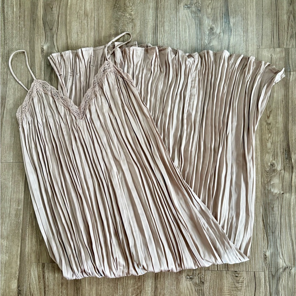 Elegant Pleated Maxi Dress